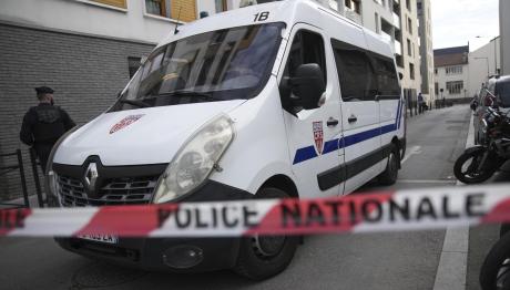 Παρίσι: Μαθητής Μαχαίρωσε Επιστράτρια Σχολείου