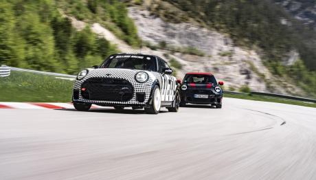 MINI John Cooper Works και η Bulldog Racing έτοιμοι για τον 24ωρο αγώνα