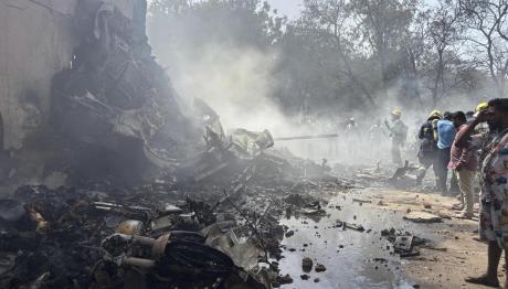 Ινδία: Συντριβή Αεροσκάφους Με 242 Επιβαίνοντες