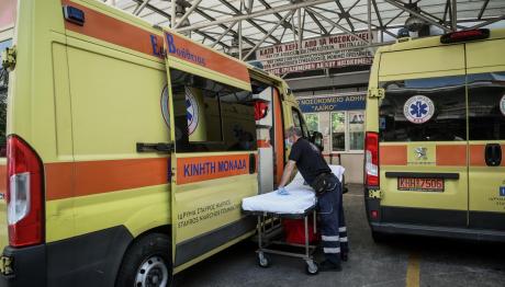 Τροχαίο στο κέντρο της Αθήνας: Αυτοκίνητο παρέσυρε δύο πεζούς