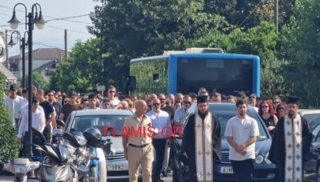 Άραχθος: Σπαραγμός Στην Κηδεία Του 14χρονου Σπύρου