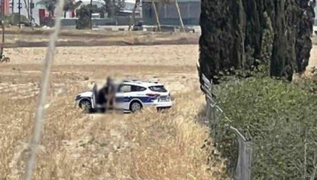 Κύπρος: Αστυνομικοί Συνευρίσκονται Σε Περιπολικό - Βίντεο