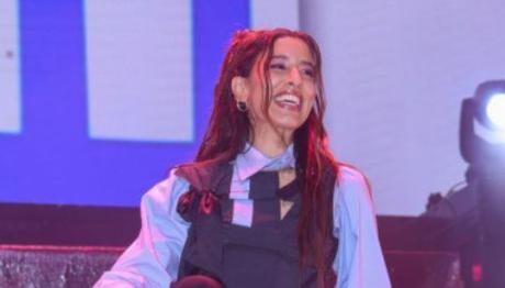 Η Μαρίνα Σάττι Στην Πλατεία Νερού