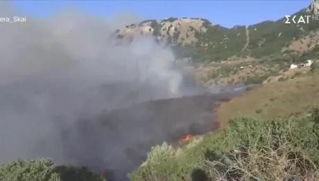 Φωτιά Χίος: Ολονύχτια Μάχη Με Τις Φλόγες