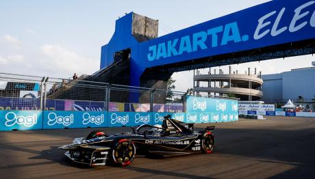 DS Automobiles: Ο αγώνας στη πολύ σκονισμένη πίστα της Τζακάρτα