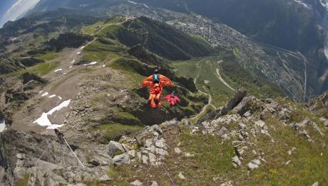 Άλπεις: Έκανε Πτώση Με Wingsuit Από Τα 2.400m Και Σκοτώθηκε