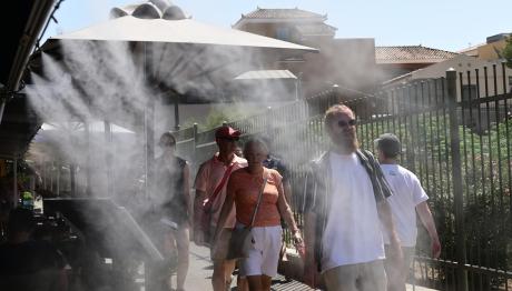 Καιρός: Σε Κλοιό Καύσωνα Η Χώρα