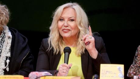 Σεμίνα Διγενή: H σπάνια δημόσια εμφάνισή της - Κομψή και ανανεωμένη