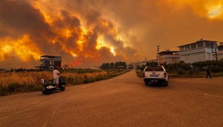 Φωτιά Σμύρνη: Σε Σάμο και Χίο Έφτασαν Οι Καπνοί