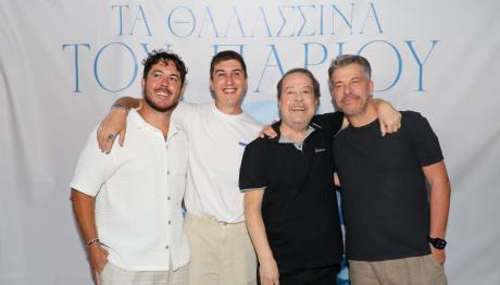 Γιάννης Πάριος: Τα σπάνια «κλικ» αγκαλιά με τους τρεις γιους του