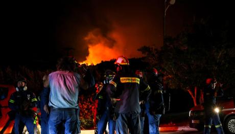 Φωτιά Ιεράπετρα: Πύρινη Κόλαση Μαίνεται Ανεξέλεγκτη