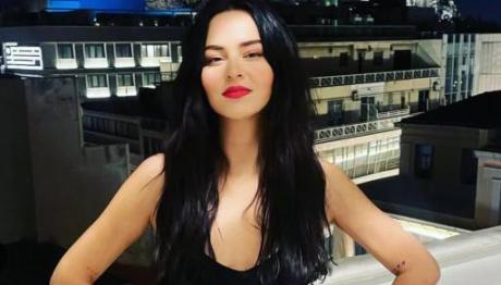 Η Ζενεβιέβ όπως δεν την έχουμε ξαναδεί! Ξανθιά!