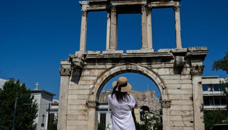 Καιρός: Δροσιά Μετά Τον Καύσωνα - Έρχεται Εμμονική Ζέστη
