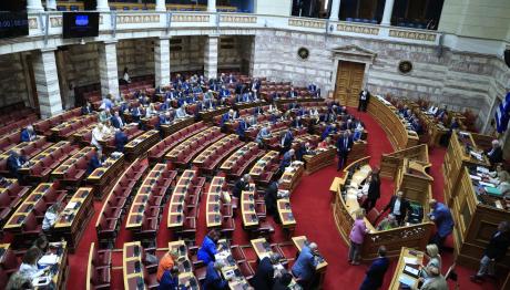 Πέρασε Η Τροπολογία Του Υπουργείου Μετανάστευσης Για Άσυλο