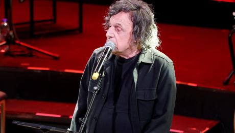 Βασίλης Παπακωνσταντίνου