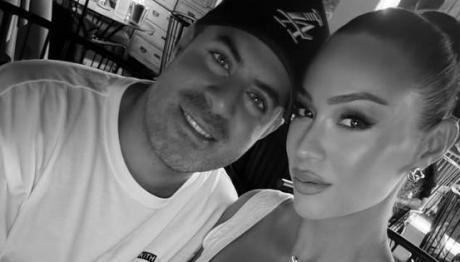 Παντέλη: H Δημόσια Ερωτική Εξομολόγηση Στον Άντρα Της