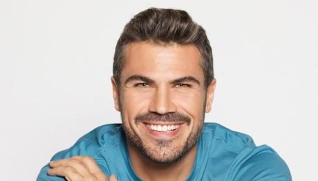 Άκης Πετρετζίκης