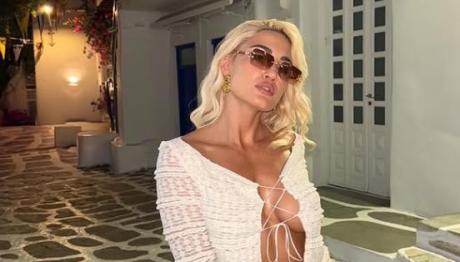 Κορμάρα η Ιωάννα Τούνη: Ποζάρει με super hot μαύρο μπικίνι