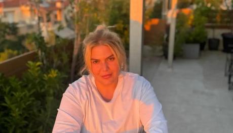 Δανάη Μπάρκα: «Τι τρομακτικό να κάθεσαι σπίτι σου και να μυρίζεις καμένη γη