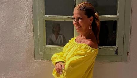 Κουτσελίνη: Εντυπωσιάζει Με Καλοκαιρινό Look Στην Πάρο