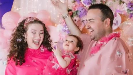 Μαυρίκιος Μαυρικίου: Βάφτισε Την Ενός Έτους Κόρη Του