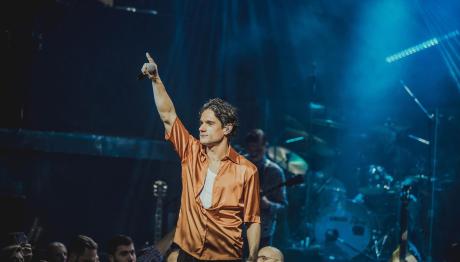 Ο Πάνος Βλάχος ζωντανά στο Θέατρο Βράχων