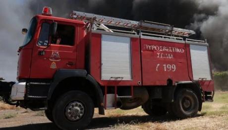 Άγιο Όρος: Φωτιά από πτώση φορτηγού σε χαράδρα – Ένας Νεκρός