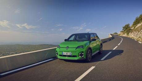 Renault και Dacia: Πόσοι Έλληνες τα προτίμησαν τον Ιούλιο