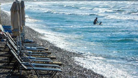 Καιρός: Τοπικές βροχές σήμερα και μελτέμια από την Τετάρτη