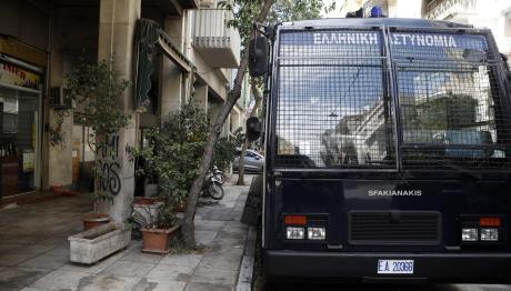 Χαριλάου Τρικούπη: Ύποπτο μηχανάκι κοντά στα γραφεία του ΠΑΣΟΚ