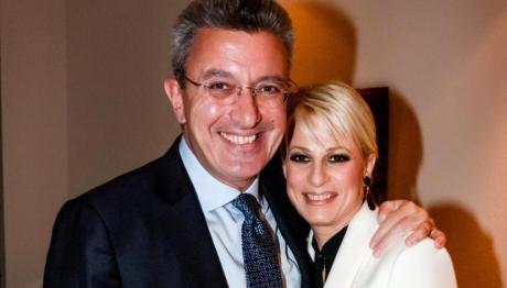 Χατζηνικολάου: Για ιππασία με τη σύζυγό του και την κόρη τους
