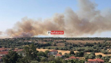 Φωτιά Τώρα Στην Κεφαλλονιά - Εκκενώνονται Τρία Χωριά