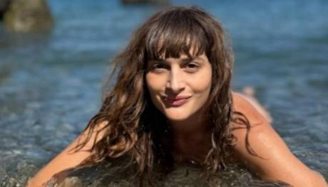 Κωνσταντάκη: Βουτά Χωρίς Μαγιό Στις Βάθρες Της Σαμοθράκης