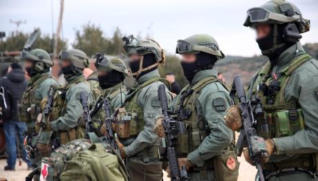 Αυξήσεις Σε Συντάξεις - Μισθούς Στρατιωτικών Και Απόστρατων