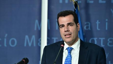 Πλεύρης: Η Παράνομη Παραμονή Στη Χώρα Είναι Αδίκημα