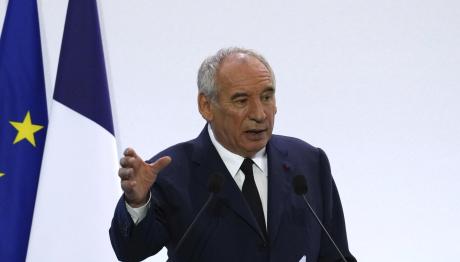 Γαλλία: Ένα Βήμα Πριν Την Κατάρρευση Η Κυβέρνηση Μπαϊρού