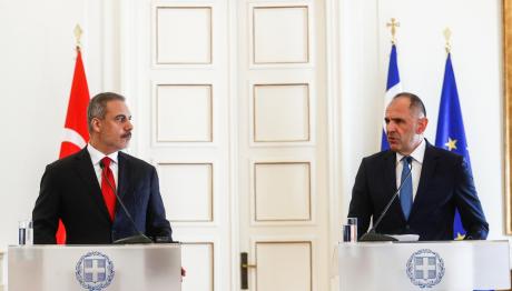 Πυρά Φιντάν Κατά Ελλήνων Πολιτικών