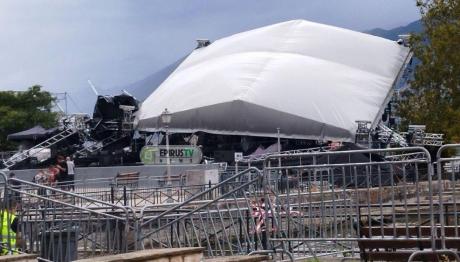 Ιωάννινα: Ισχυροί άνεμοι έριξαν τη σκηνή της συναυλίας των Βίσση - Ρέμου