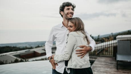 Σελήνη στον Τοξότη: Πώς Επηρεάζει Τις Σχέσεις Των Ζωδίων