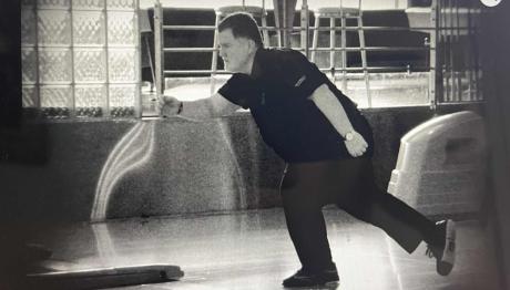 Bowling: Ποιος Είναι Ο Δημήτρης Καρέτσος