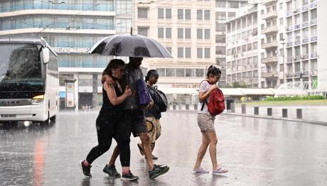 Καιρός: Στους 37 βαθμούς Το Θερμόμετρο - Πού Θα Βρέξει