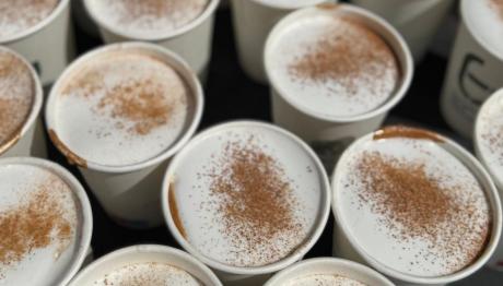 ΔΕΘ 2025: Έμπειροι baristas έφτιαξαν φραπέ ...μπουγάτσα!