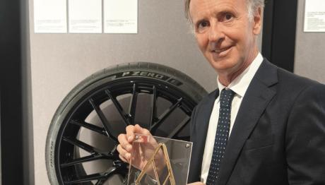 Pirelli P Zero E: Πήρε το διεθνές βραβείο Compasso d’Oro