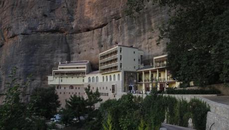 Μέγα Σπήλαιο: Αντικαταστάθηκε Το Ηγουμενοσυμβούλιο