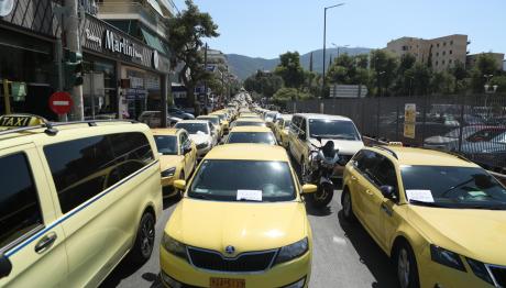 Ταξί: «Τραβούν» Χειρόφρενο Για 18 Ώρες - Δείτε Πότε