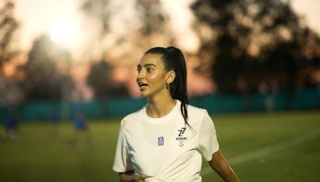 Η Αναστασία Έπαιξε Ποδόσφαιρο Με Ζαγοράκη Και Καραγκούνη