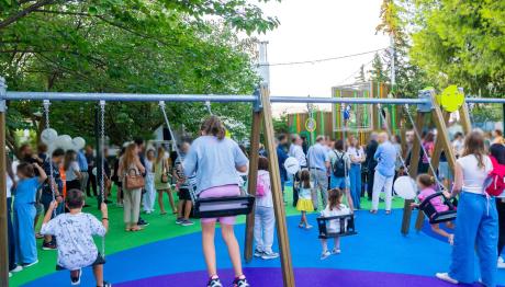 SEAJETS: Εγκαινίασε Τη Νέα Παιδική Χαρά Στο Πάρκο Νεολαίας