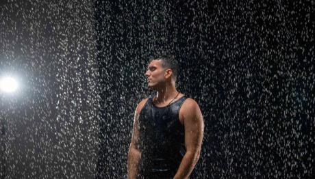 Κακοσαίος: Με sexy dark διάθεση στο νέο του video clip