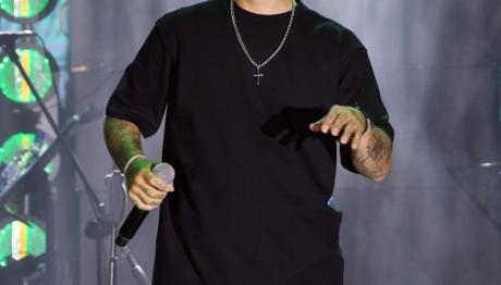 Γνωστός τραγουδιστής θα γίνει πρώτη φορά μπαμπάς - Έγκυος η σύντροφός του!