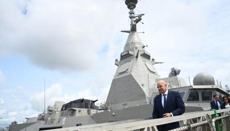 Δένδιας σε φρεγάτα Belharra